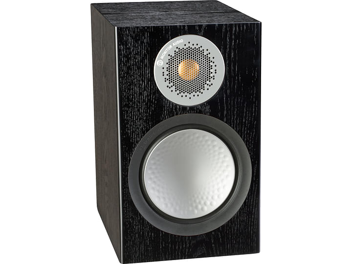 Enceinte bibliothèque Monitor Audio Silver 6G 50 black oak, face avant, haut-parleur circulaire argenté à grille noire
